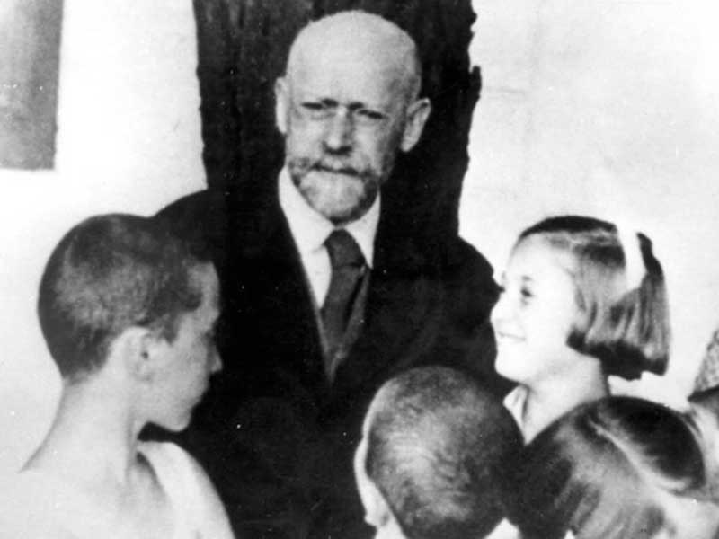 tagores play in warsaw ghetto