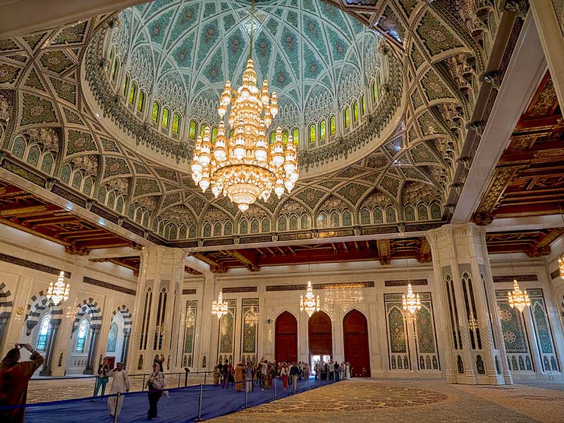 sultan qaboos grand mosque muscat oman
